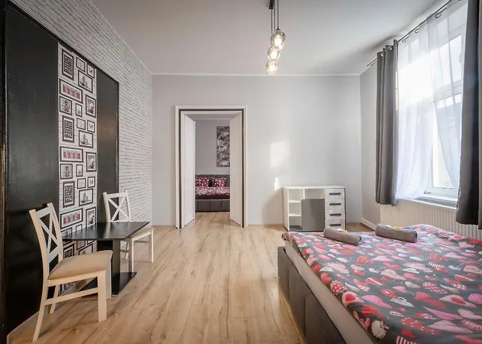 Queen Apartments